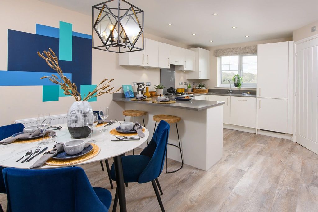 Property photo 1 of 8 Kitchen/Dining Area