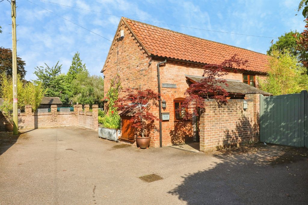 Property photo 3 of 19