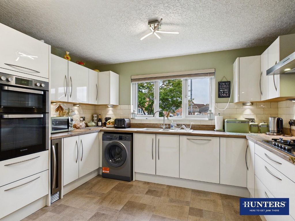 Property photo 2 of 15 Kitchen