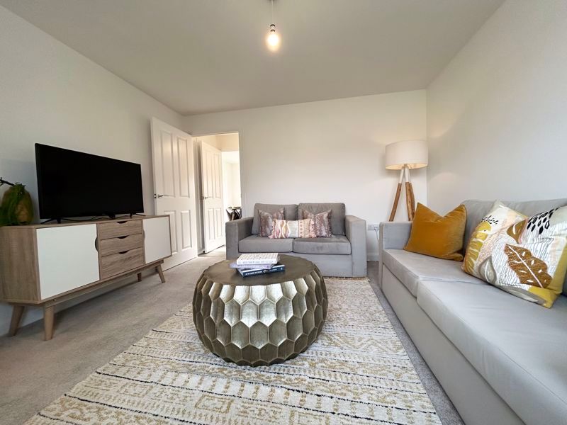 Property photo 3 of 17 Lounge