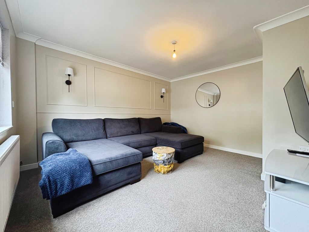 Property photo 2 of 16 Living Room