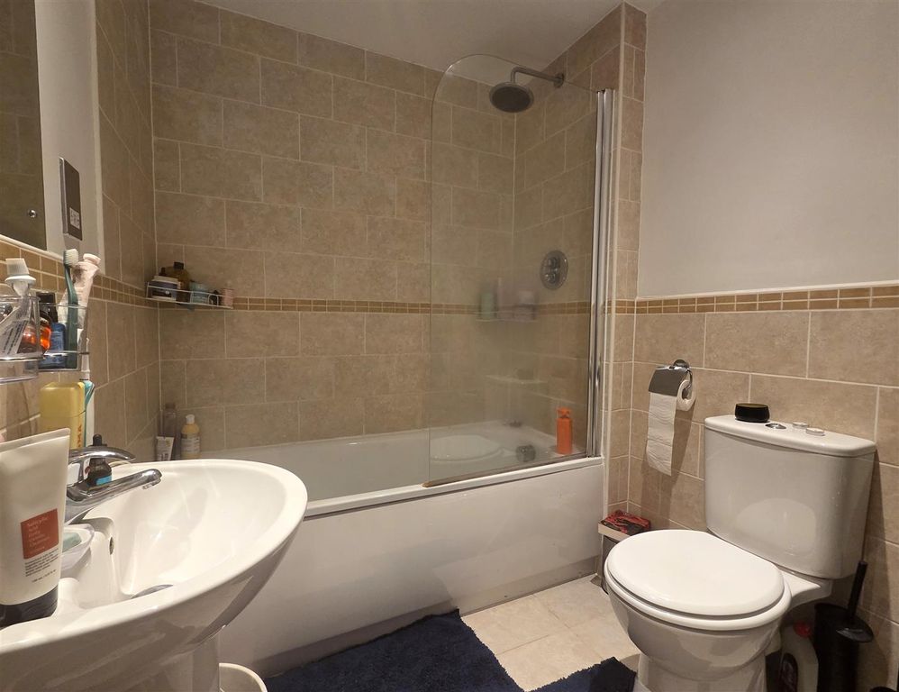 Property photo 2 of 8 Bath.Jpg