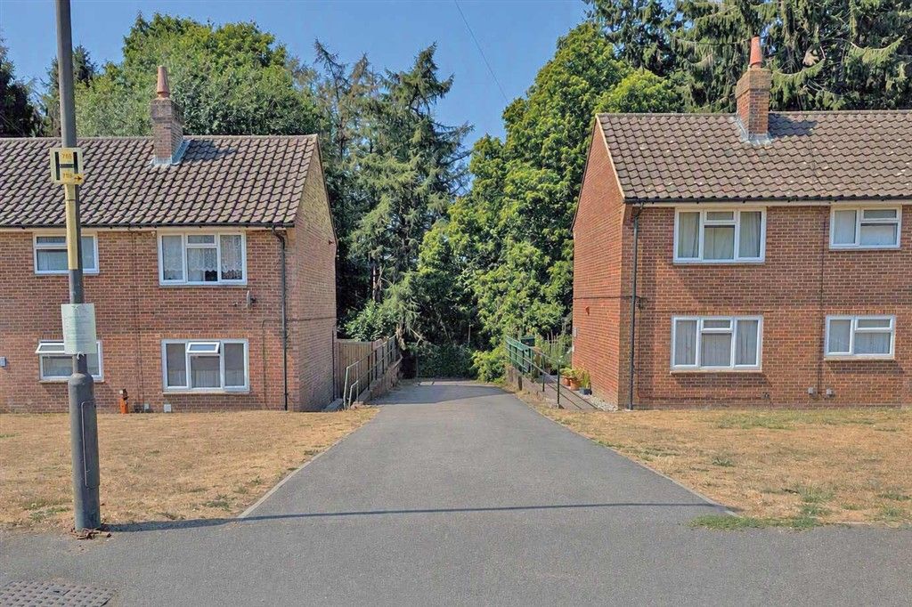 Property photo 1 of 3