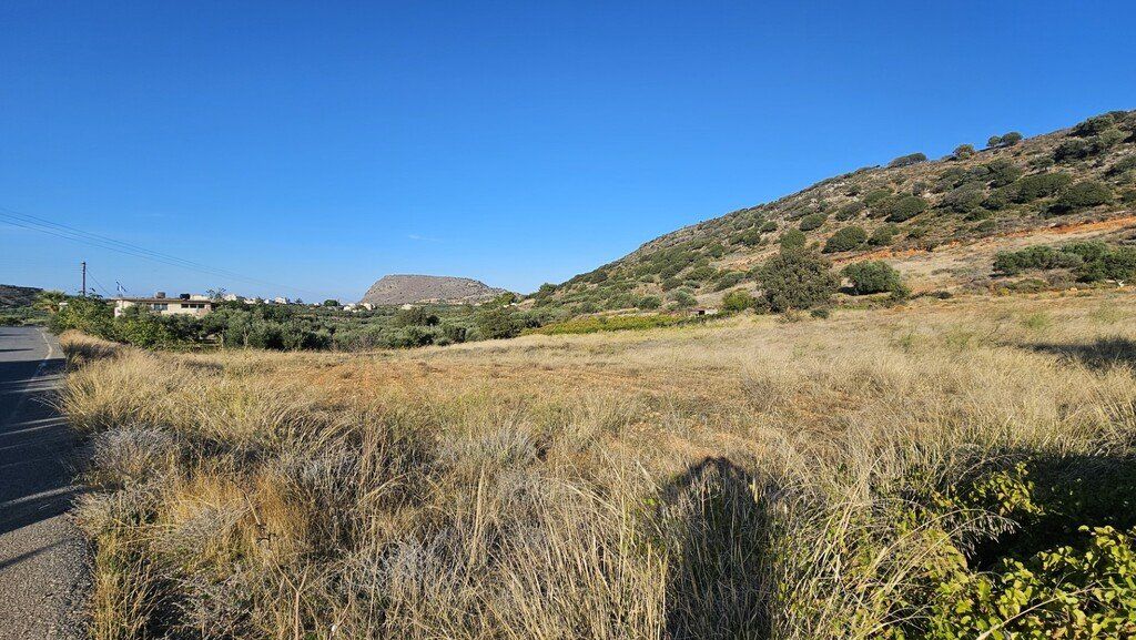 Property photo 1 of 5 For Sale Land 780 m² In Crete