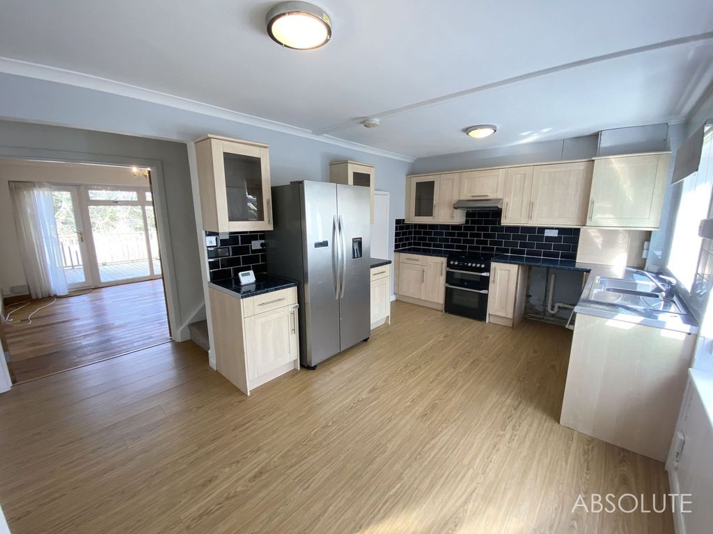 Property photo 3 of 14 Kitchen