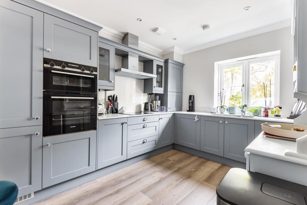 Property photo 2 of 10 Living Area