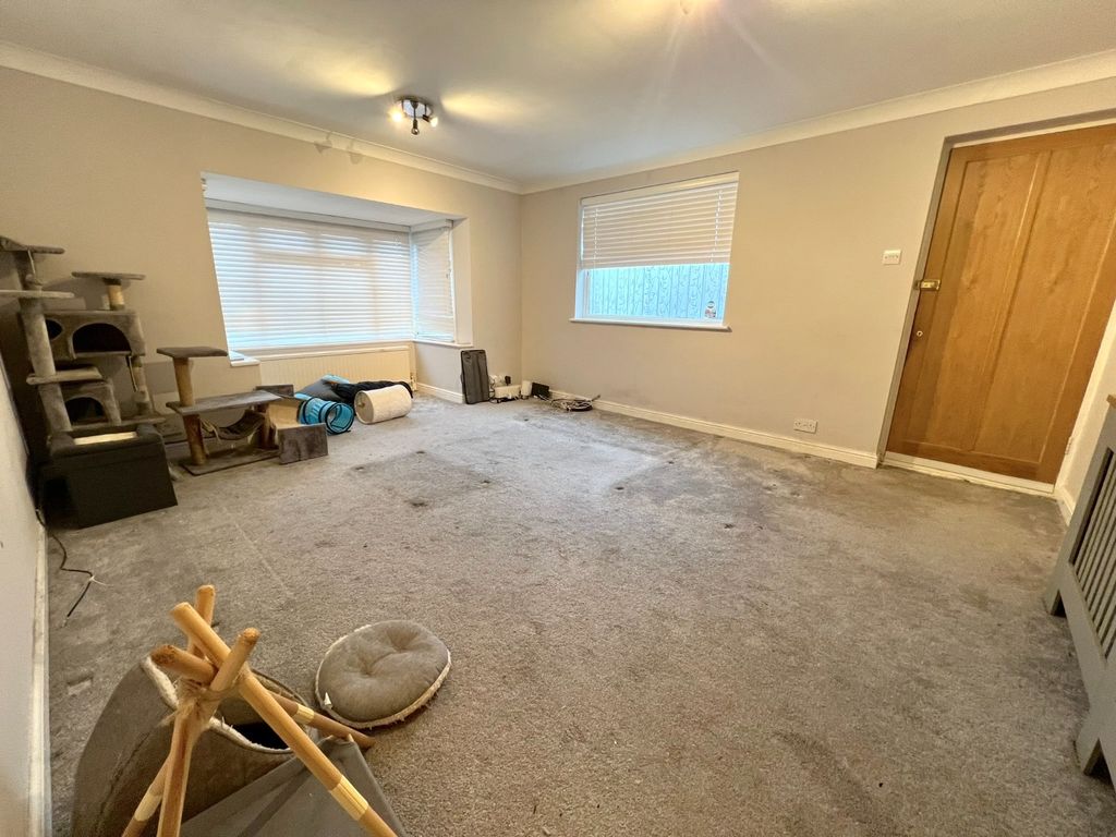 Property photo 3 of 9 3796083