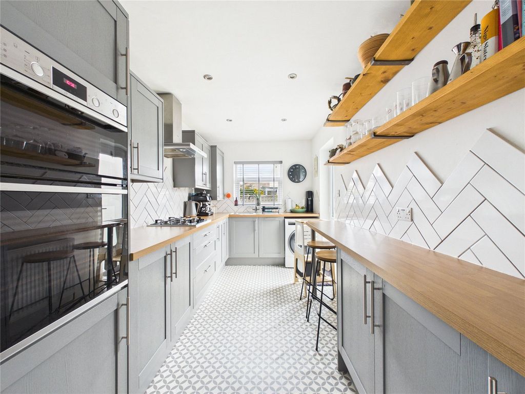 Property photo 2 of 20 Picture No. 16