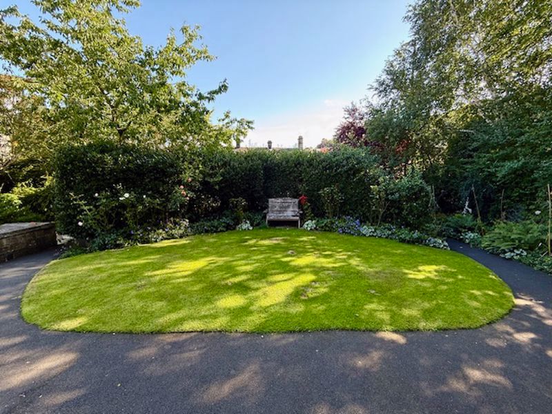 Property photo 2 of 44 Garden