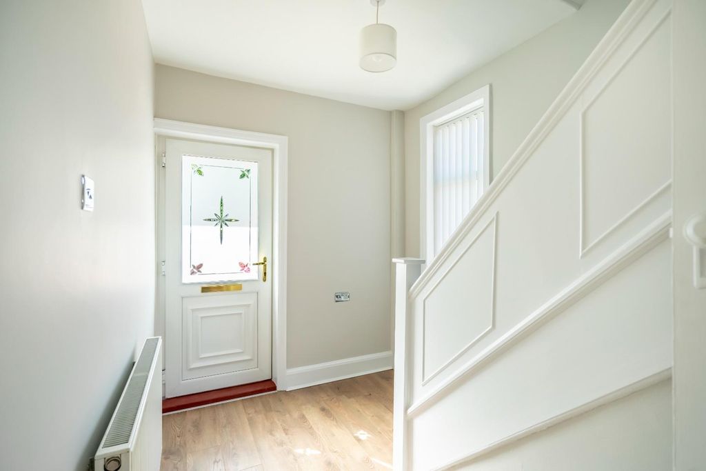 Property photo 3 of 23 Hall