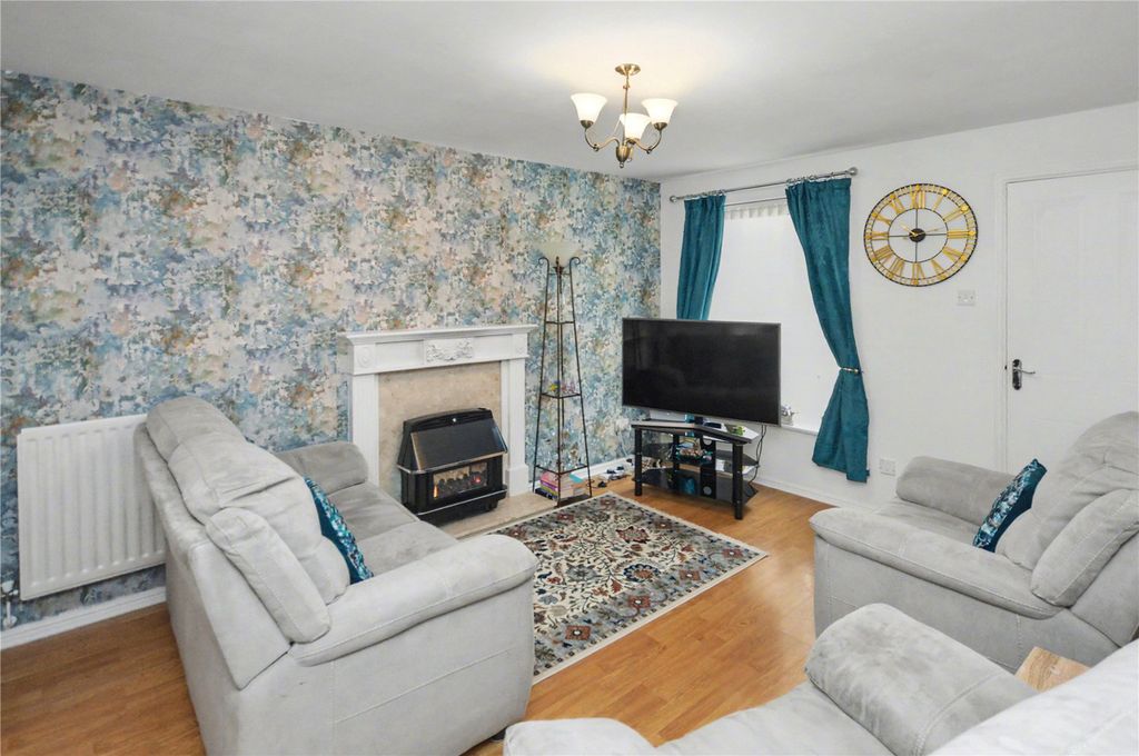 Property photo 2 of 18 Picture No. 28