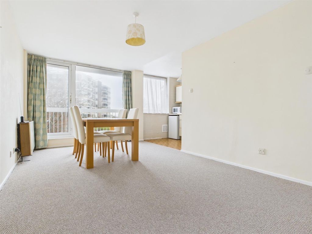 Property photo 2 of 8 Cam04311G0-Pr0098-Still009.Jpg