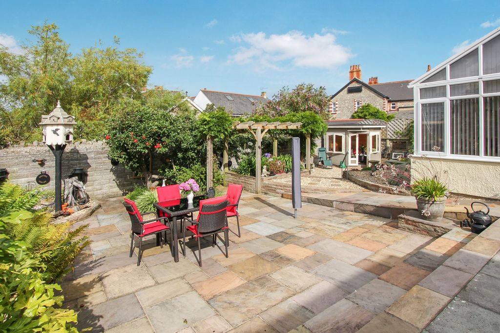 Property photo 2 of 45