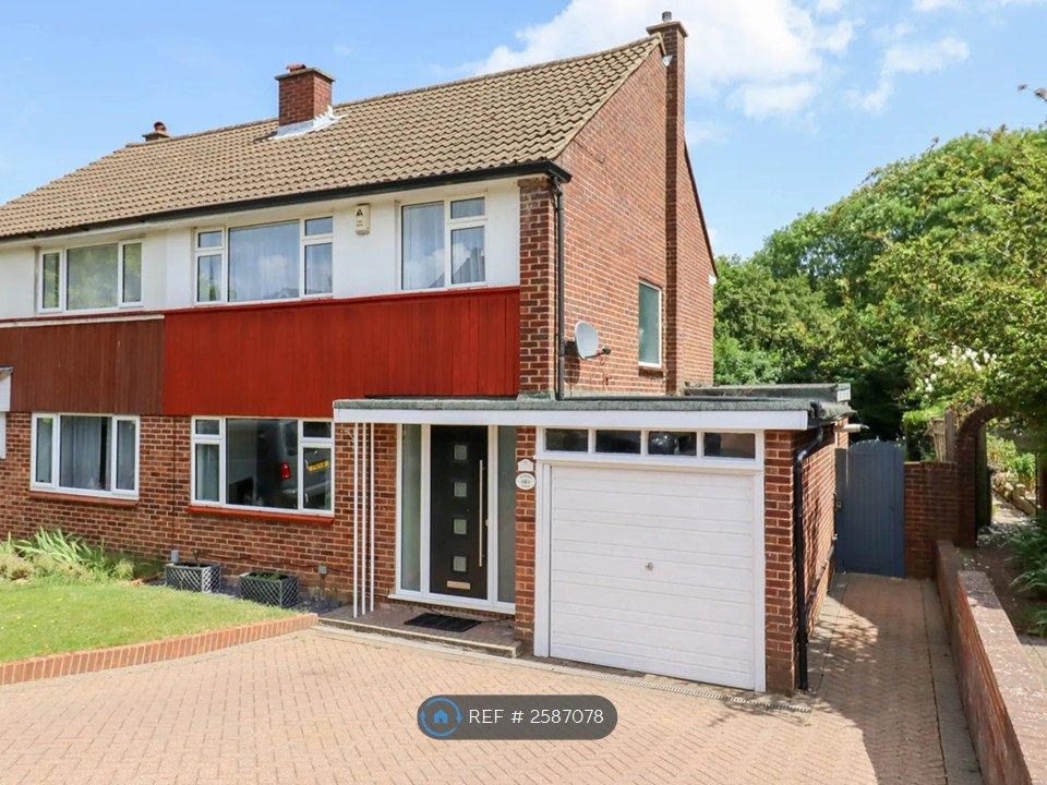 Property photo 2 of 25