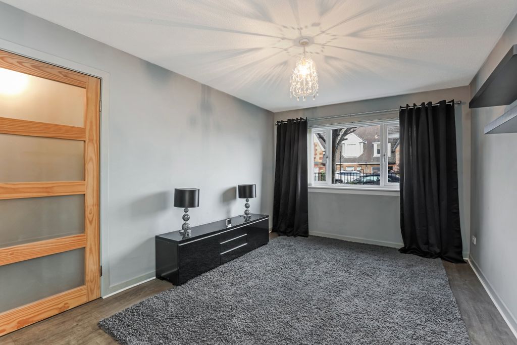 Property photo 2 of 13 Lounge