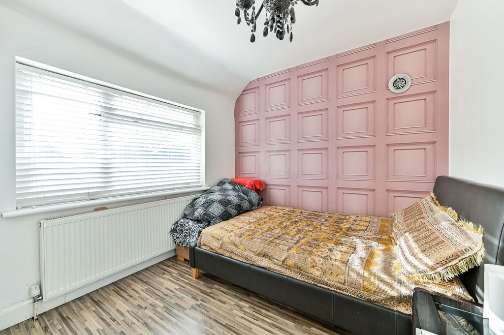 Additional image 7 of 5 bed semi-detached house for saleWestbourne Road, Feltham TW13