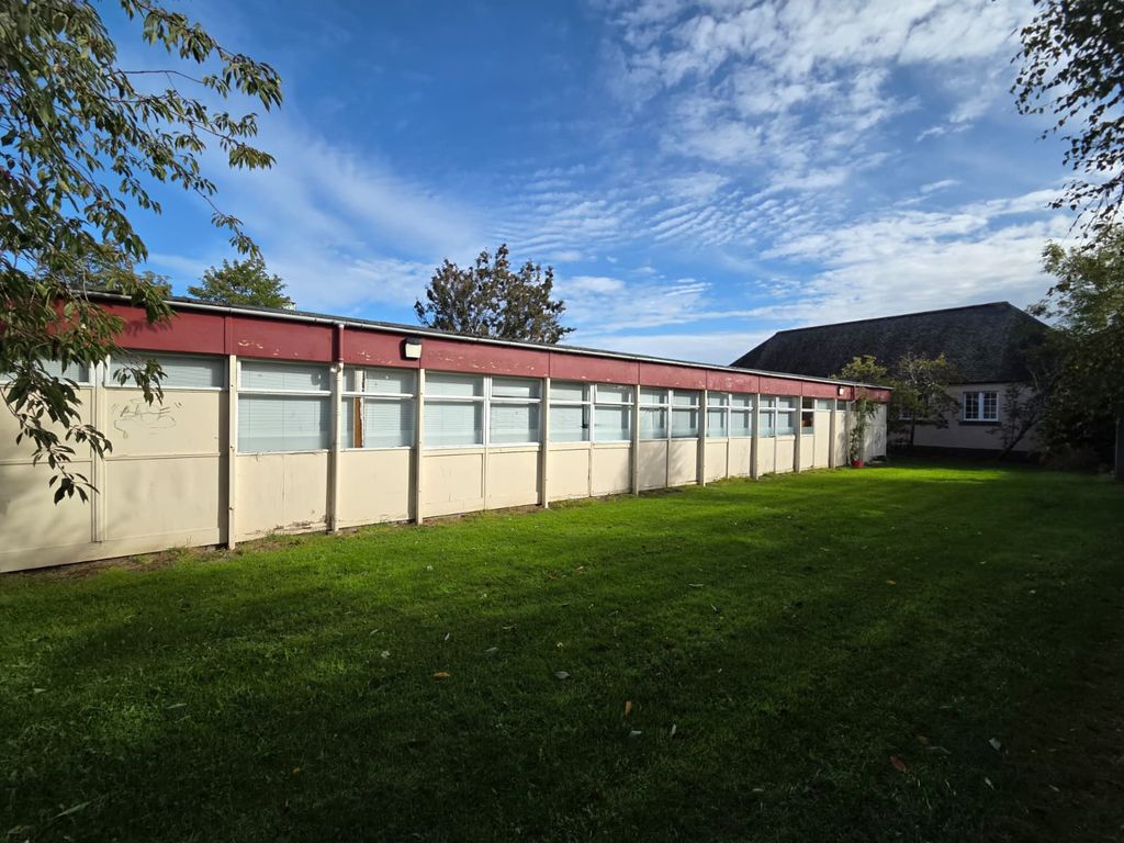 Property photo 1 of 4 Outside View