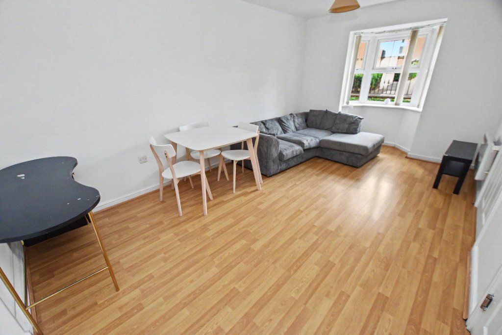 Property photo 2 of 13 Picture No. 32