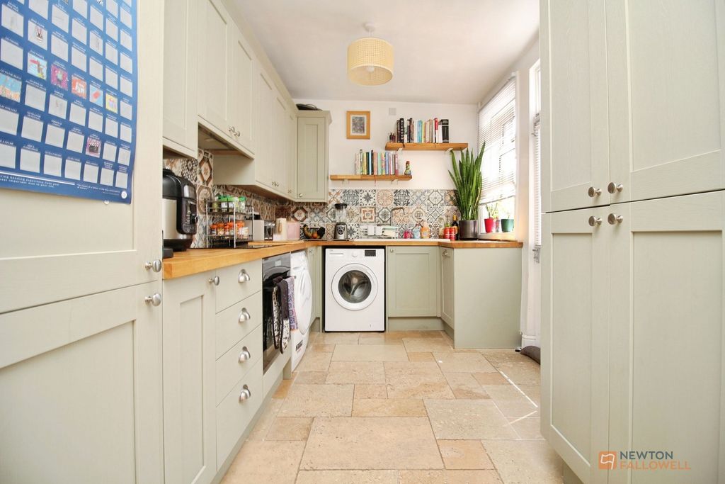 Property photo 3 of 19