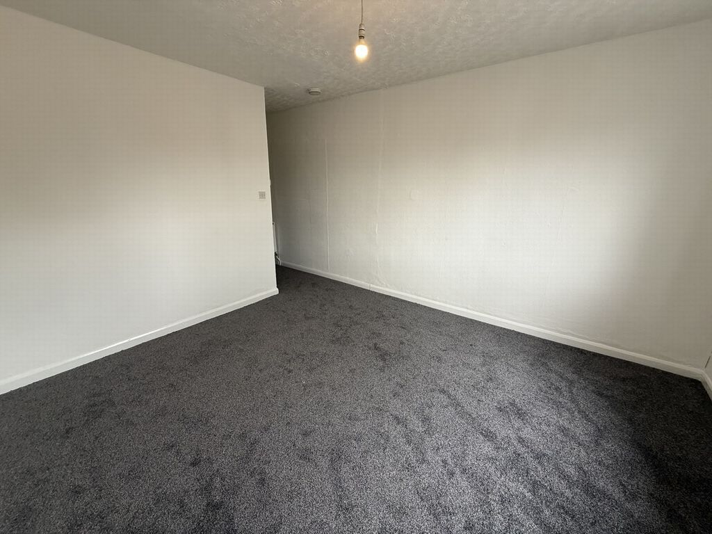 Property photo 3 of 6 Room