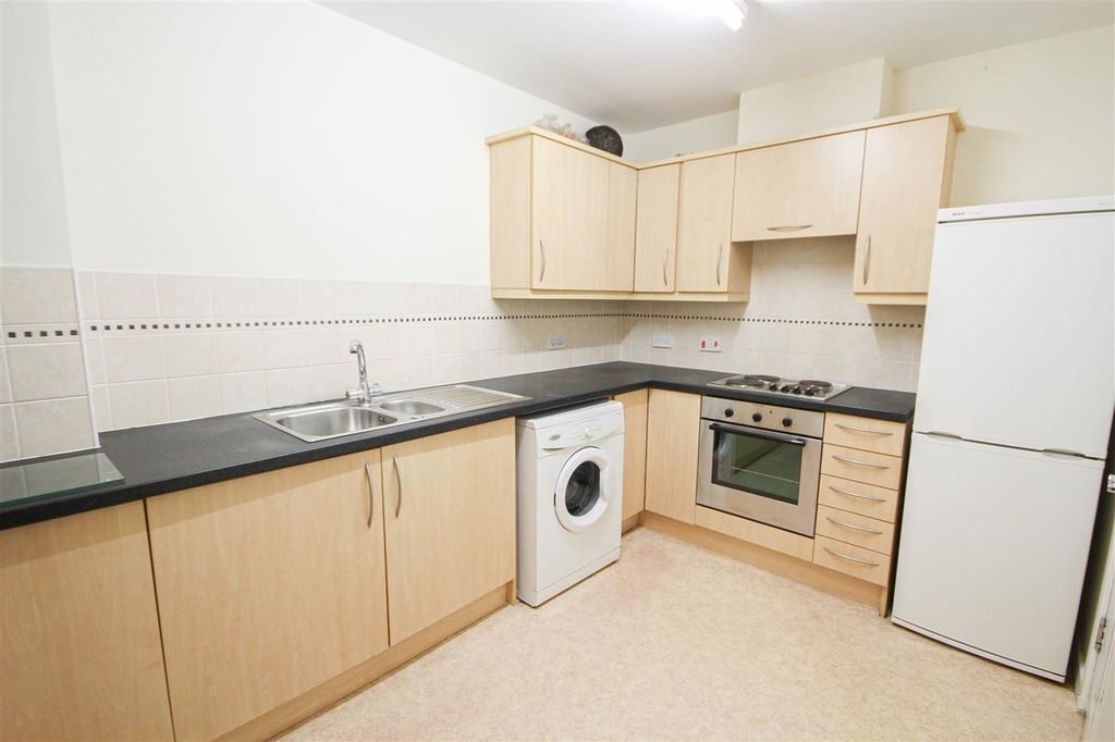 Property photo 3 of 7 Kitchen