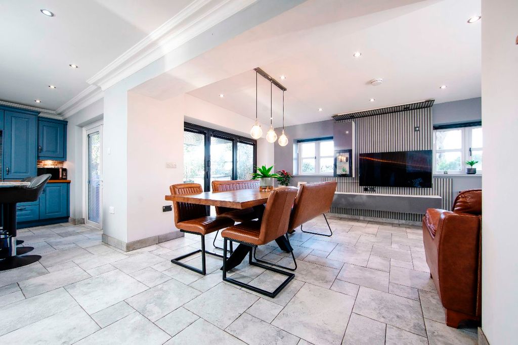 Property photo 1 of 66