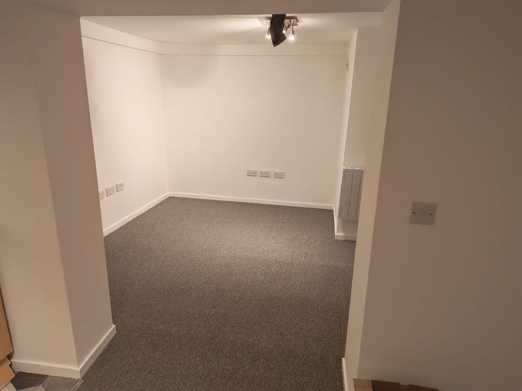 Property photo 2 of 3