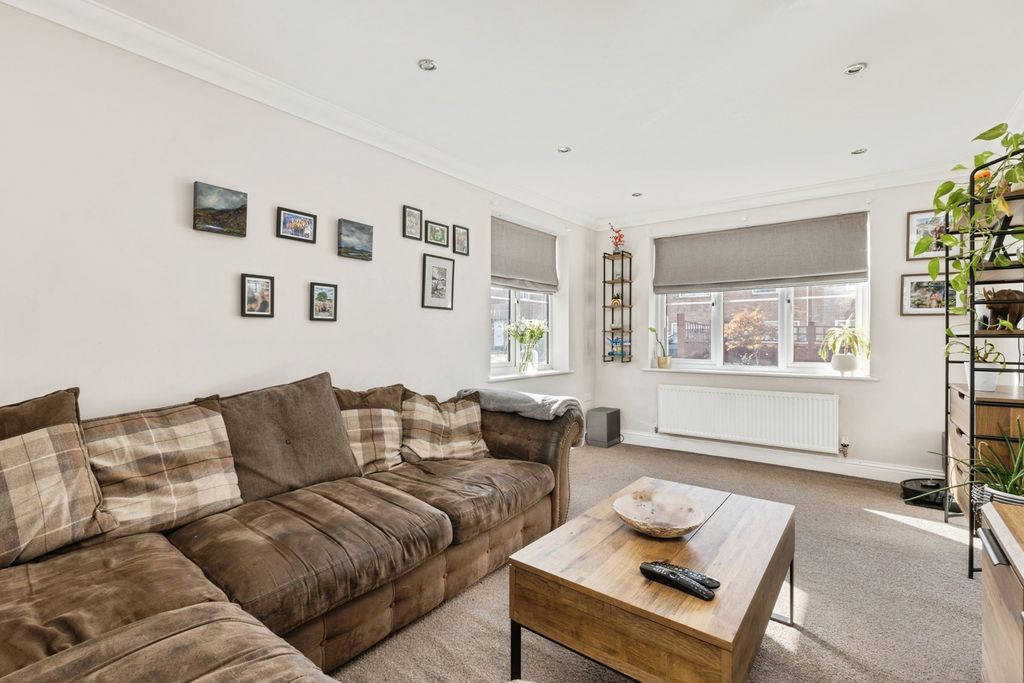 Property photo 2 of 24 Pbox-Img.Jpg
