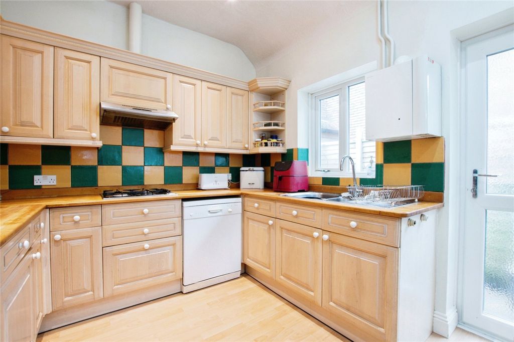 Property photo 3 of 16 Picture No. 02