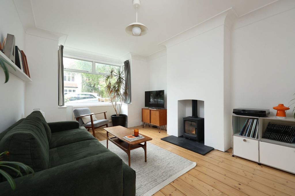 Property photo 2 of 20