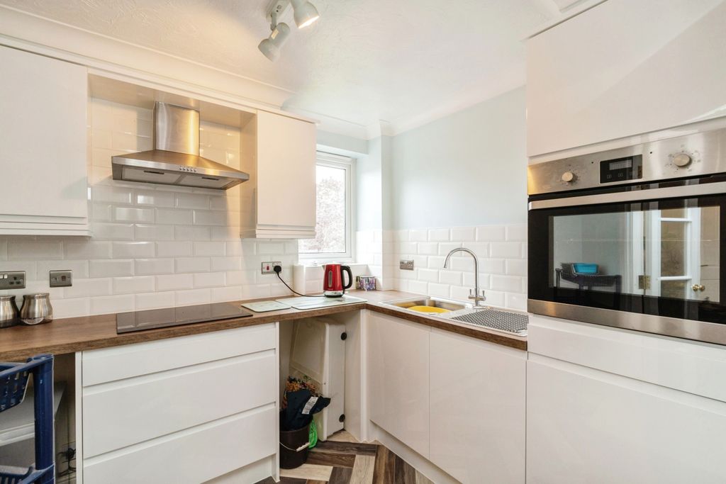 Property photo 2 of 13 Kitchen