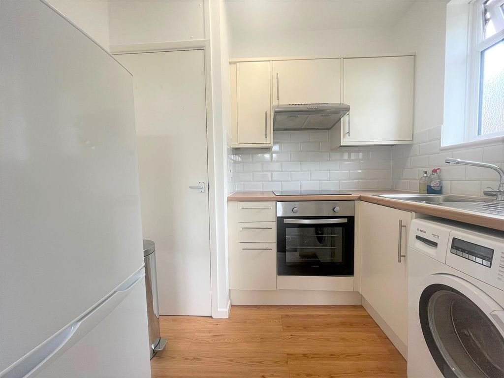 Property photo 3 of 8 Kitchen.Jpg