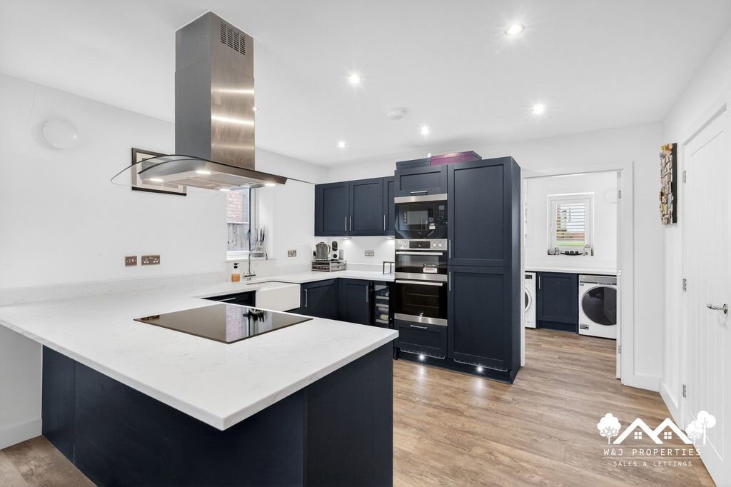 Property photo 2 of 58