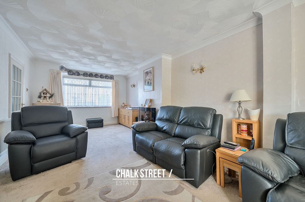 Property photo 2 of 40