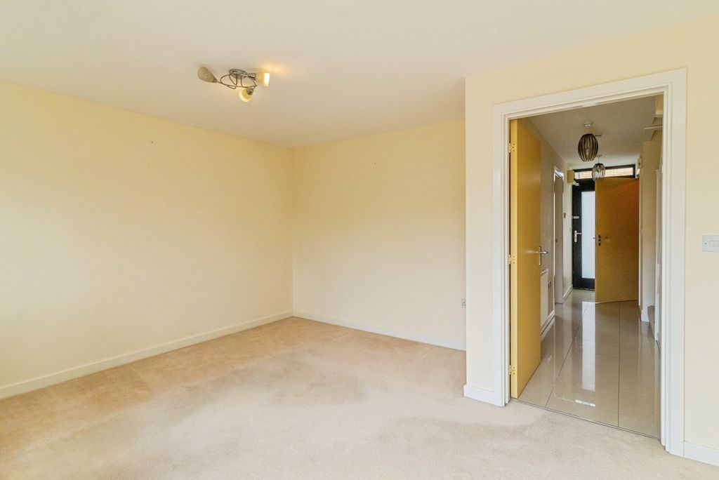 Property photo 2 of 22 Pbox-Img.Jpg