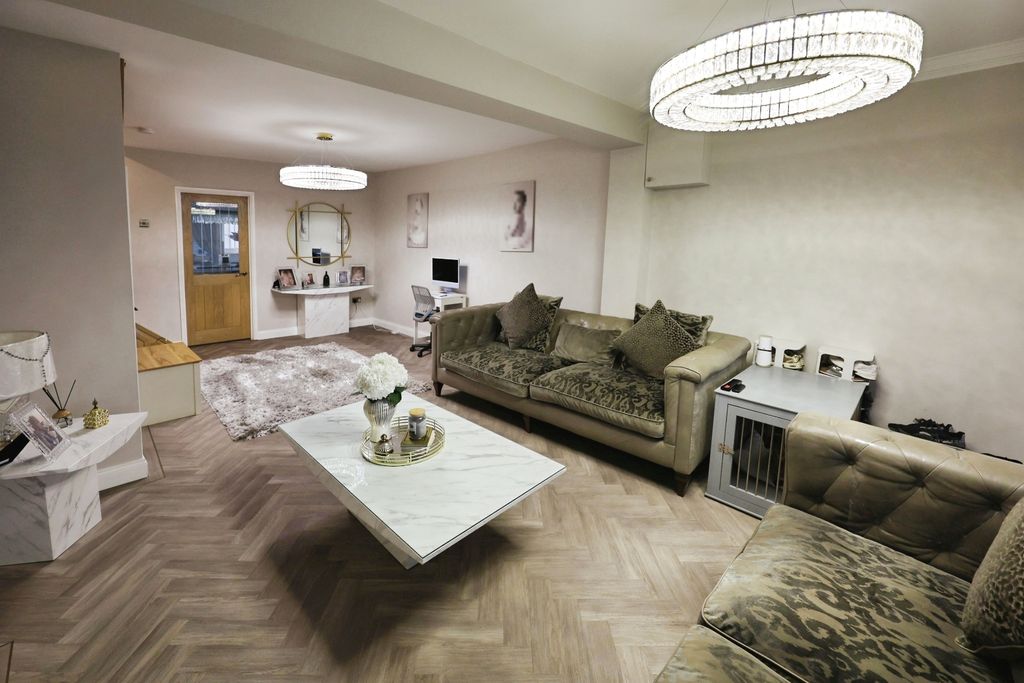 Property photo 2 of 15 Pbox-Img.Jpg