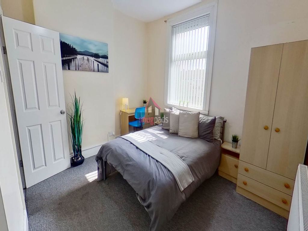 Property photo 1 of 7 R4A