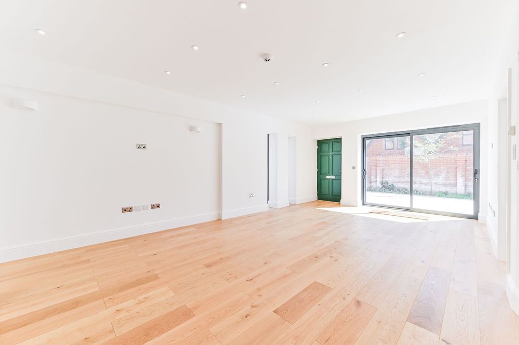 Property photo 1 of 24