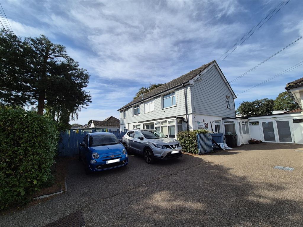 Property photo 1 of 15 19Manfr.Jpg