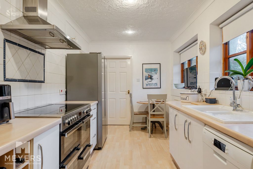 Property photo 3 of 26