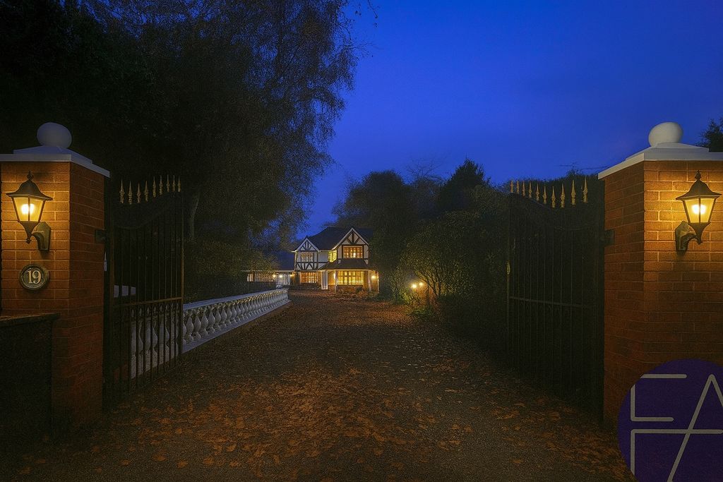 Property photo 2 of 32 4600773