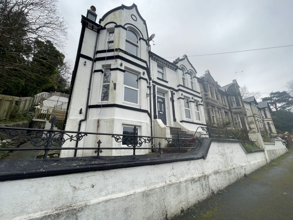 Property photo 2 of 35