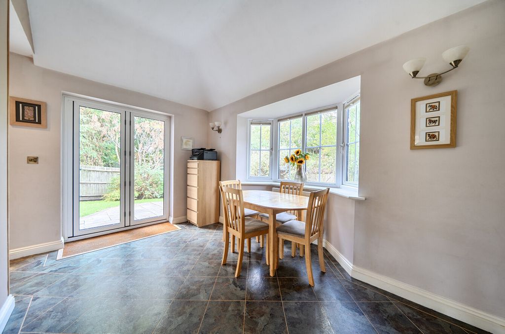 Property photo 3 of 11