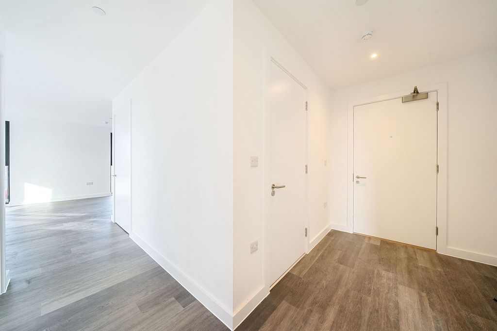 Property photo 3 of 41