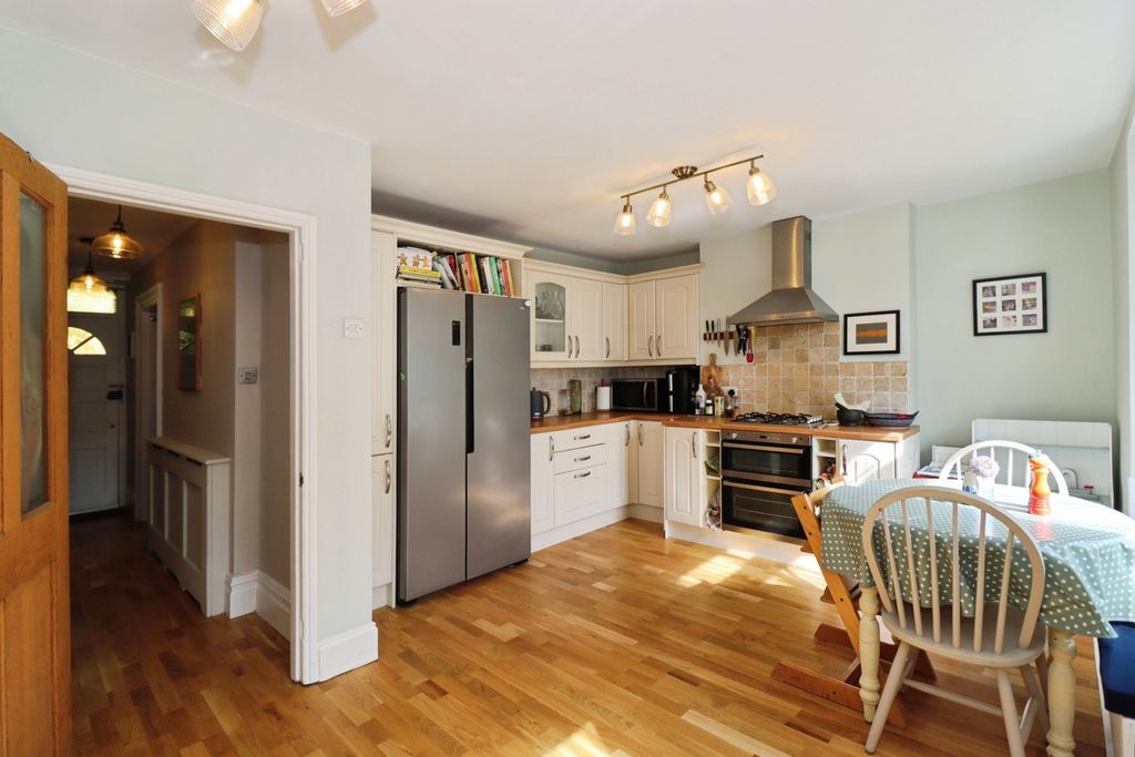 Property photo 2 of 18 Photo