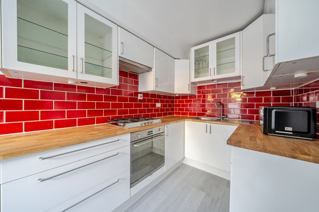 Property photo 3 of 12 1502627-13-6A74Ab...