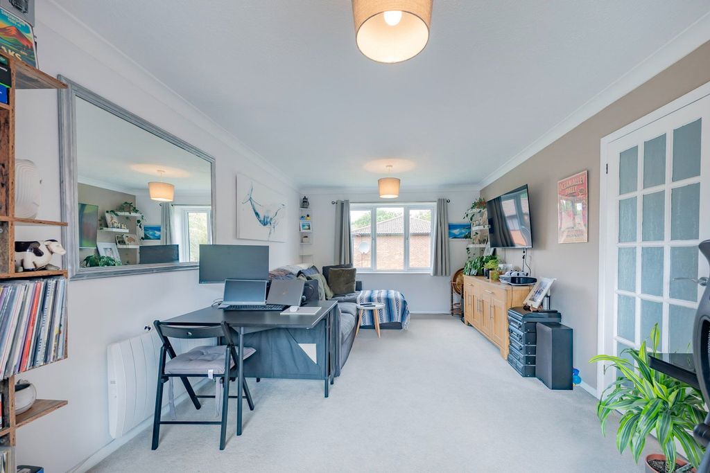 Property photo 3 of 12