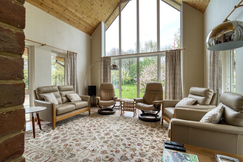 Property photo 2 of 12 Sitting Room