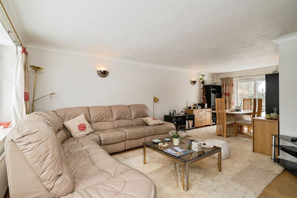 Property photo 2 of 21 Pbox-Img.Jpg