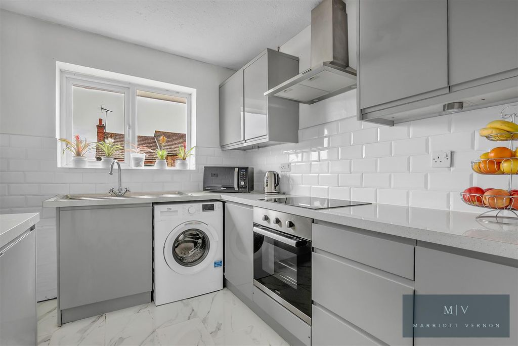 Property photo 3 of 14 Bournefield Road 7 MV-10.Jpg